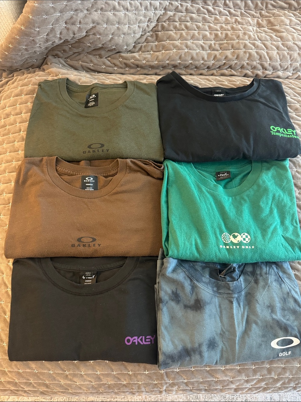 Oakley T-Shirt Lot